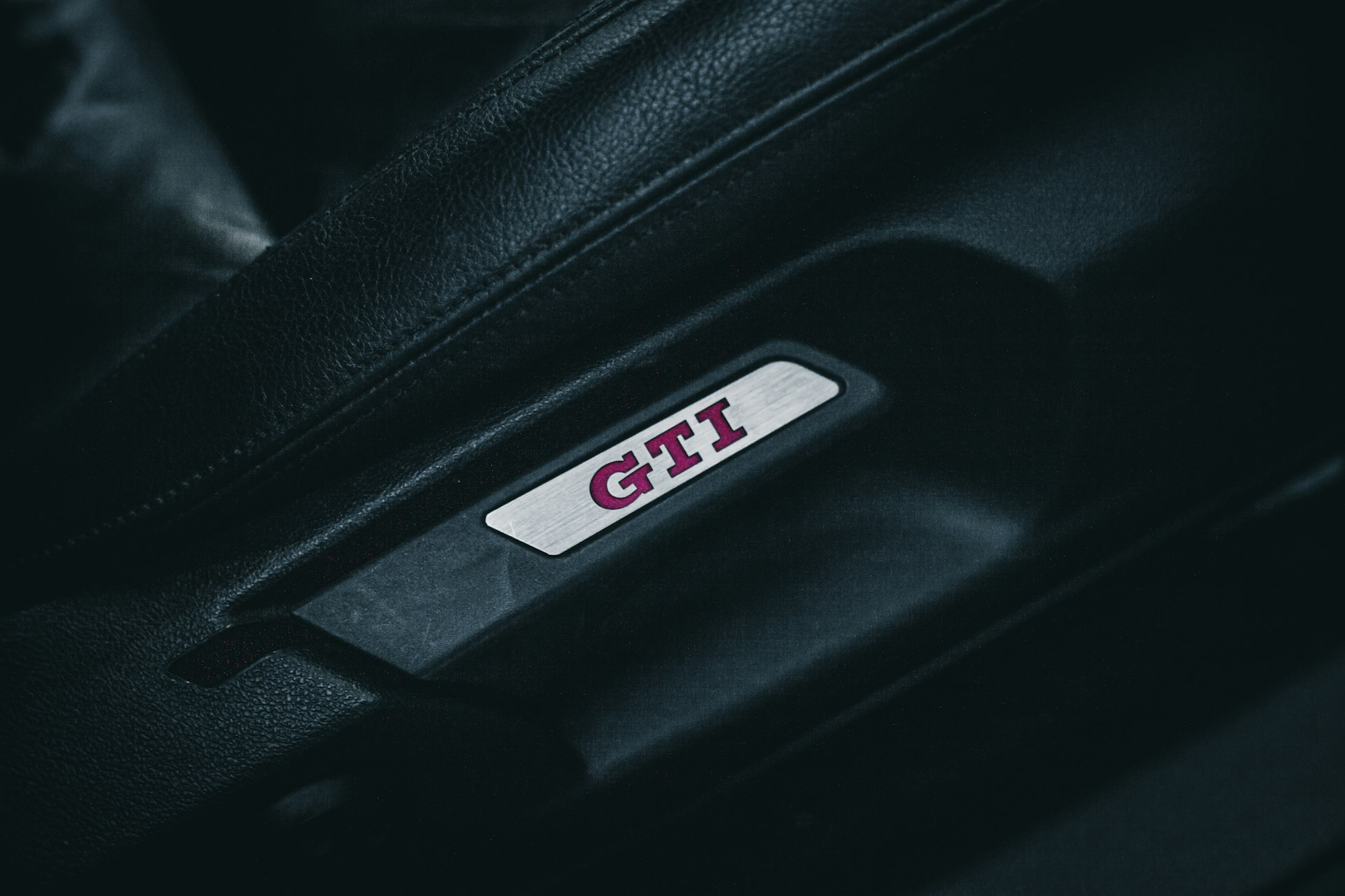 Understanding CDK in Automotive: Dealer Management Solutions and Industry Impact